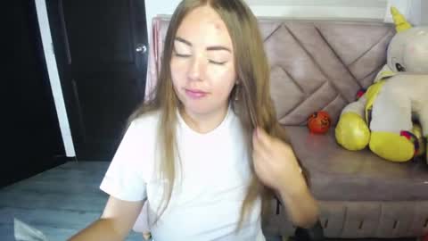 Snapshot of luna_star_v chatting on October 22, 3:00 am Live 1000pm 600am COLOMBIAN HOUR online show from October 22, 3:00 am