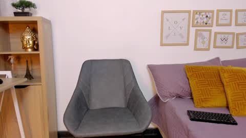 luna_valle online show from January 24, 8:32 pm
