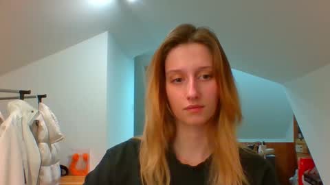 Snapshot of luna_xsensual chatting on December 13, 3:00 pm L U N A online show from December 13, 3:00 pm