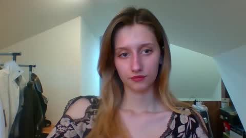 Snapshot of luna_xsensual chatting on January 24, 2:51 pm L U N A online show from January 24, 2:51 pm