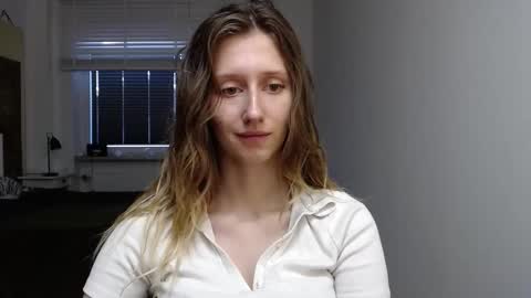 L U N A  online show from September 24, 5:39 am