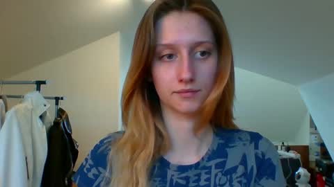 Snapshot of luna_xsensual chatting on February 12, 3:06 pm L U N A online show from February 12, 3:06 pm