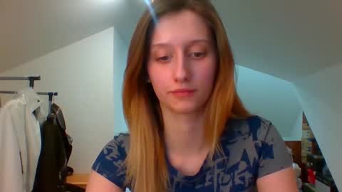 Snapshot of luna_xsensual chatting on February 17, 4:06 pm L U N A online show from February 17, 4:06 pm