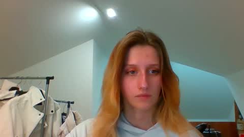 Snapshot of luna_xsensual chatting on December 6, 3:00 pm L U N A online show from December 6, 3:00 pm