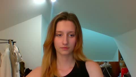 Snapshot of luna_xsensual chatting on December 27, 2:55 pm L U N A online show from December 27, 2:55 pm