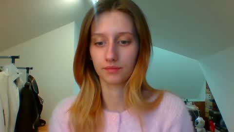 Snapshot of luna_xsensual chatting on February 7, 2:47 pm L U N A online show from February 7, 2:47 pm
