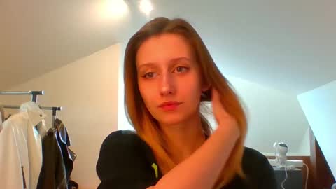 Snapshot of luna_xsensual chatting on March 5, 2:45 pm L U N A online show from March 5, 2:45 pm