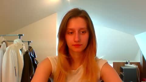 Snapshot of luna_xsensual chatting on March 10, 2:59 pm L U N A online show from March 10, 2:59 pm