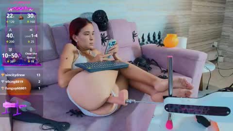 Snapshot of lunaa_lovegood chatting on October 20, 6:44 pm Luna online show from October 20, 6:44 pm