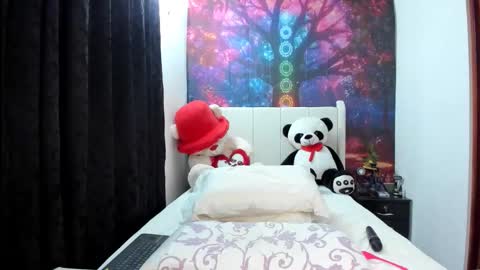 lunaa mayer online show from October 22, 1:32 am