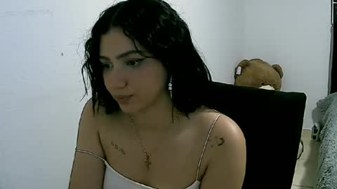 Snapshot of lunaa_sub chatting on March 1, 5:31 am lunaa_sub online show from March 1, 5:31 am
