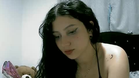 Snapshot of lunaa_sub chatting on February 22, 4:07 am lunaa_sub online show from February 22, 4:07 am