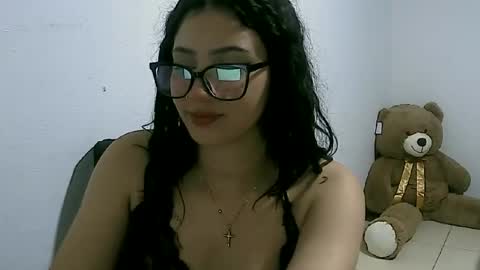 Snapshot of lunaa_sub chatting on February 15, 2:26 am lunaa_sub online show from February 15, 2:26 am