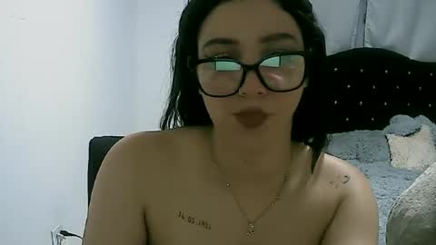 Snapshot of lunaa_sub chatting on January 18, 3:53 am lunaa_sub online show from January 18, 3:53 am