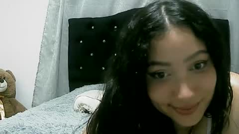 Snapshot of lunaa_sub chatting on February 19, 4:34 am lunaa_sub online show from February 19, 4:34 am
