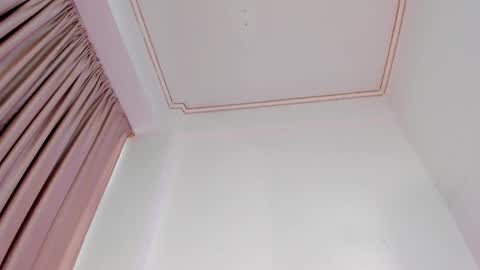 Snapshot of lunaaspen chatting on September 15, 6:15 pm Luna Aspen online show from September 15, 6:15 pm