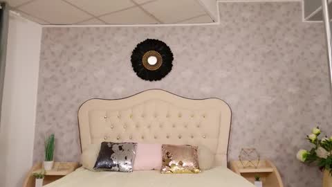 lunababe_ online show from January 14, 12:32 pm