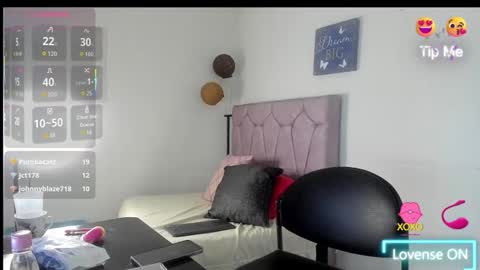 lunabrillante1972 online show from March 23, 4:40 am