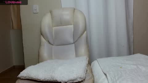 Snapshot of lunadread chatting on October 20, 1:03 pm Luna Dread online show from October 20, 1:03 pm