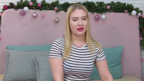 LunaHouston online show from December 13, 4:27 pm