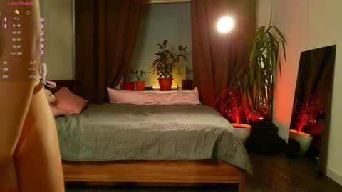 lunalike online show from November 3, 6:12 pm