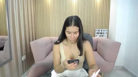 lunamillers_ online show from April 25, 3:53 am