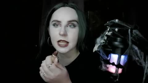 lunamystique_ online show from October 27, 8:25 pm