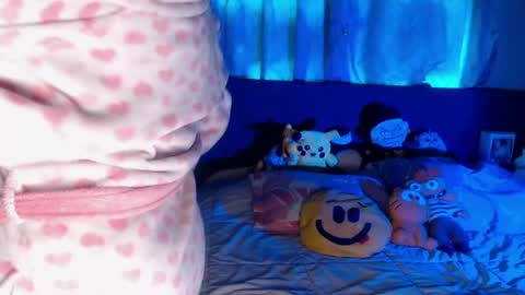 Julieth  online show from June 4, 2:43 pm