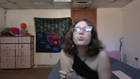 lunaquinn45 online show from December 3, 4:28 pm