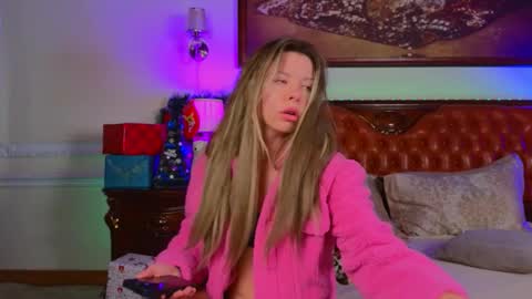 Luna Rishi online show from December 15, 6:07 am