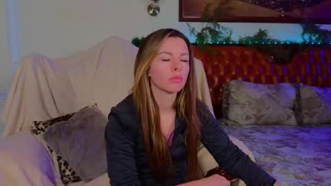 Snapshot of lunarishi chatting on January 6, 12:46 pm Luna Rishi online show from January 6, 12:46 pm