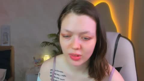 Lily online show from April 16, 5:41 am