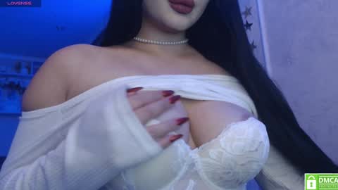 Luna  online show from January 11, 8:10 pm