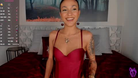 Luna Ruso  online show from January 11, 8:10 pm