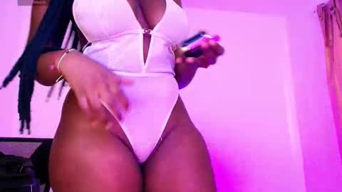 LunaStar  online show from October 10, 8:03 pm