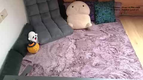 Luna  powered by bitch dust online show from October 3, 12:10 pm