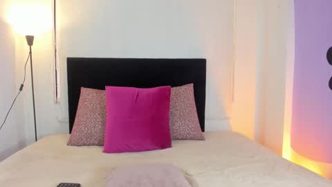 lunavelvet7 online show from January 12, 6:57 pm