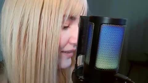 LunaXLoverx online show from October 8, 10:25 pm