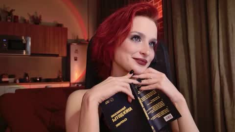 lunelucy online show from October 15, 8:11 pm