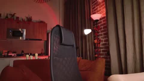 lunelucy online show from October 27, 10:26 pm