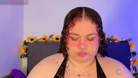 L U N I T A  online show from March 13, 4:36 am