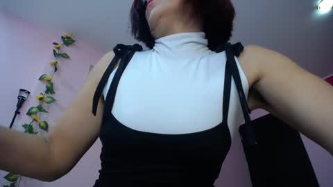 Snapshot of lunitaqueen_ chatting on October 14, 6:27 am Luna Tamara online show from October 14, 6:27 am