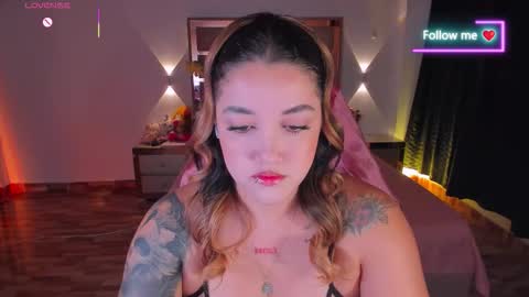 LUNA ROSE online show from January 19, 4:30 am