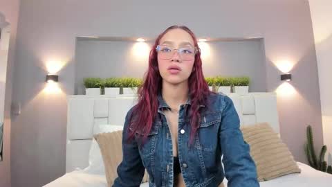 Snapshot of lunnablake chatting on October 9, 4:38 am L U N N A online show from October 9, 4:38 am