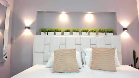 Snapshot of lunnablake chatting on October 1, 4:06 am L U N N A online show from October 1, 4:06 am