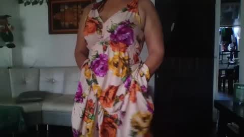 Snapshot of lupitavega_ chatting on October 9, 2:43 pm Lupita online show from October 9, 2:43 pm