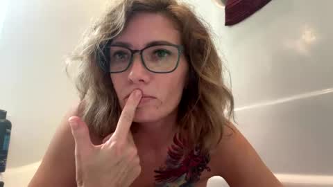 Holly online show from July 16, 5:06 pm