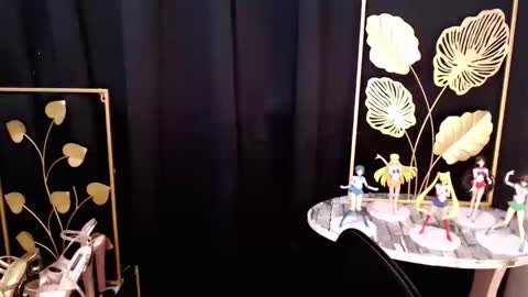 Trina online show from April 15, 8:04 am