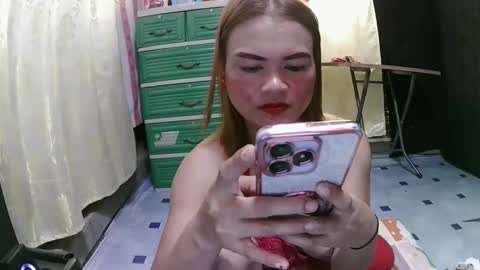 Snapshot of lusty_babe25 chatting on September 24, 5:17 am Flora Mae online show from September 24, 5:17 am