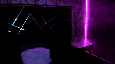 Luu  online show from April 11, 7:50 pm